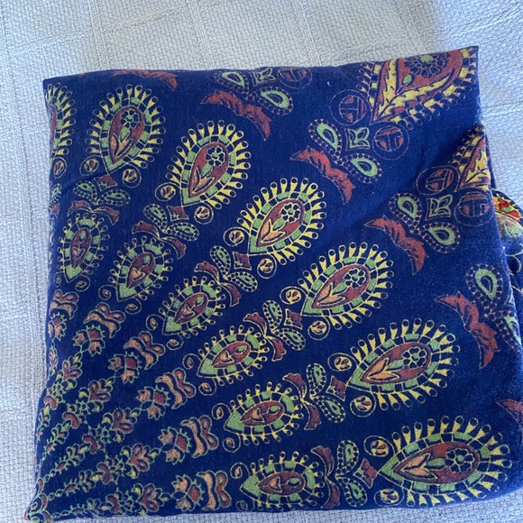 Tablecloth Round Colorful All Cotton. Blue, Red & Yellow. No stains, smells.EC - Picture 11 of 12